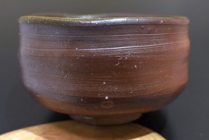 Wood-fired Matcha Chawan Han-tsutsu-nari | Kazuhiko Uchida - Bizen - Image 2