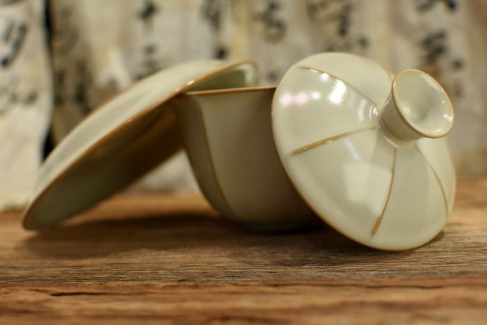 HuangRu Yellow Lotus Gaiwan | Crackled Glazed, 150 ml. - Image 6