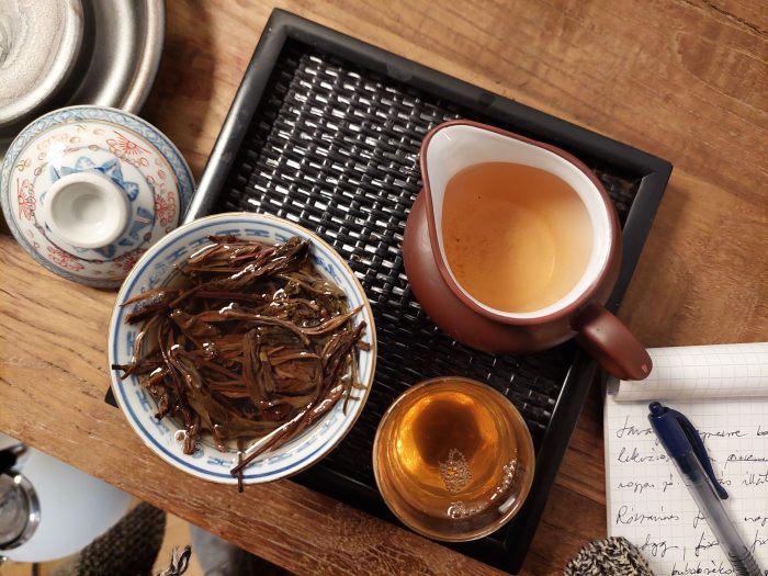 Round Forest Sheng Puerh | Smoky-Sandalwood Taste, Six Famous Tea Mountains 2015 - Image 5