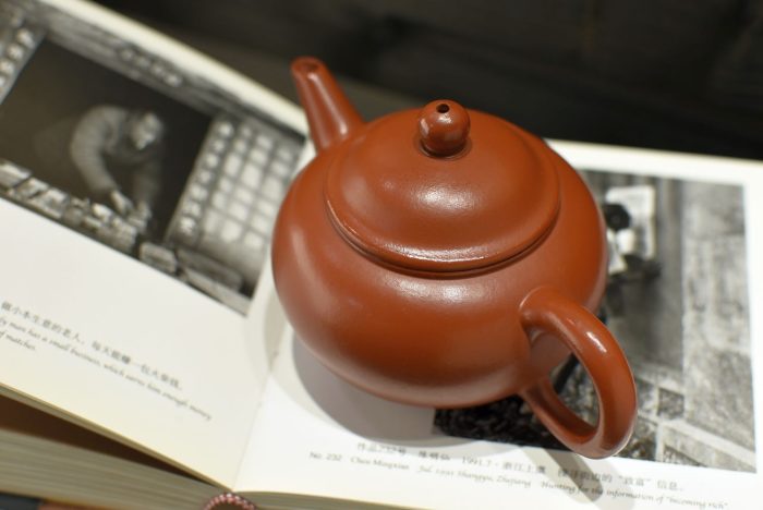 Classic Shui Ping Hu | 130 ml. The Most Iconic Shape Teapot - Image 6