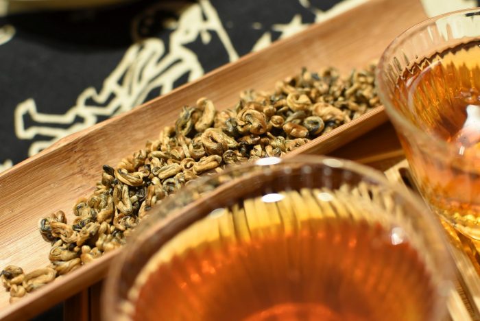 Yunnan Golden Snails | Honey and Cocoa Aroma Black Tea - Image 5