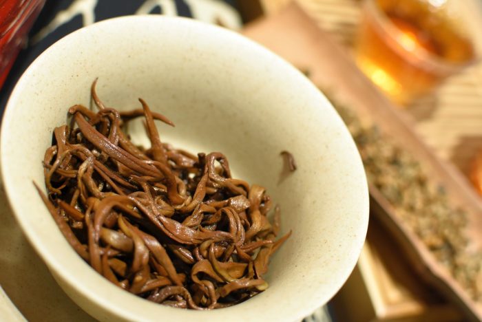 Yunnan Golden Snails | Honey and Cocoa Aroma Black Tea - Image 4