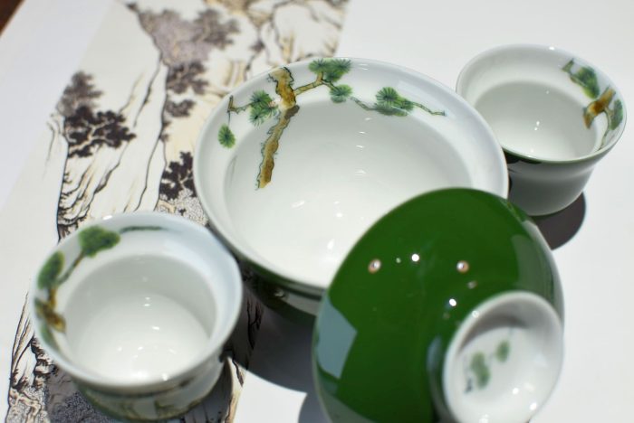 Pine Tree Porcelan Gaiwan Set | Hand Painted, 120 ml Gaiwan + 2 Cups + Soft Bag - Image 4