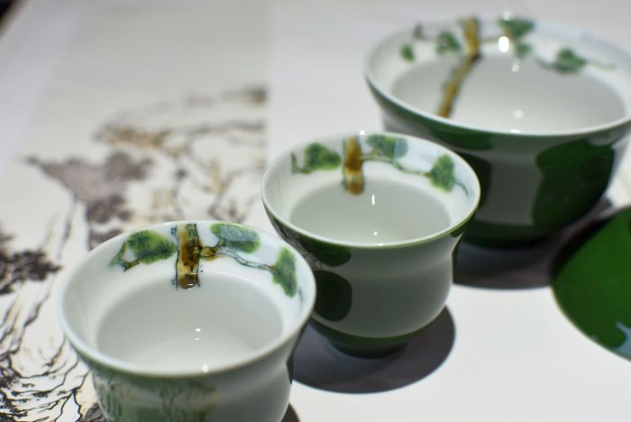 Pine Tree Porcelan Gaiwan Set | Hand Painted, 120 ml Gaiwan + 2 Cups + Soft Bag - Image 2