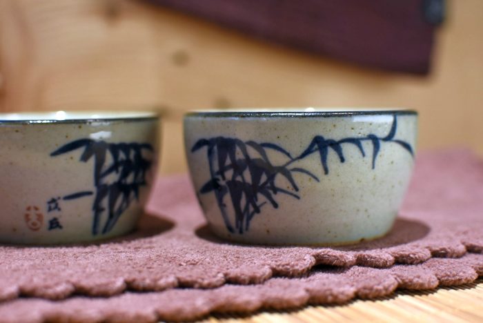 Flat Bamboo Teacup - Stone Clay | Underglazed Blue Style 50 ml.