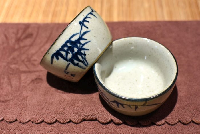 Flat Bamboo Teacup - Stone Clay | Underglazed Blue Style 50 ml. - Image 3