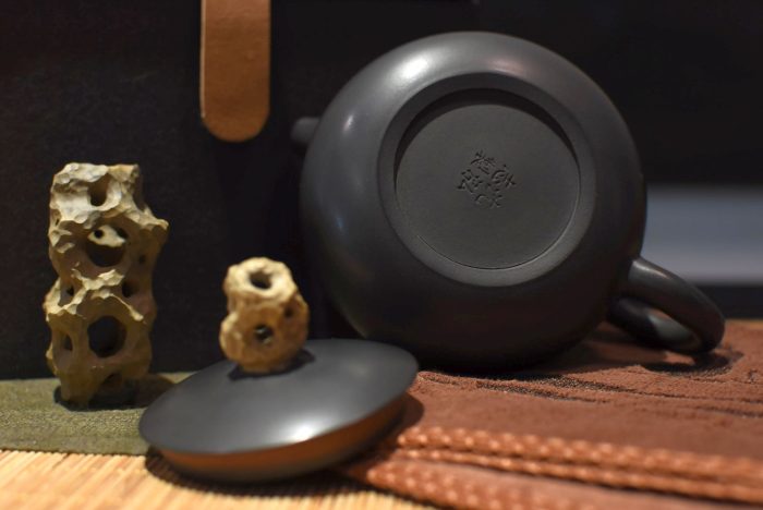 Everlasting Life Mountain Stone (ShouShan Shi) | Jianshui Zitao, Chen Hong Zhi Teapot - Image 2