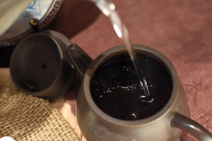Baodao Shan “Bull's Blood of Lincang” – Taiwan-aged Shu Puer, 2009 - Image 7