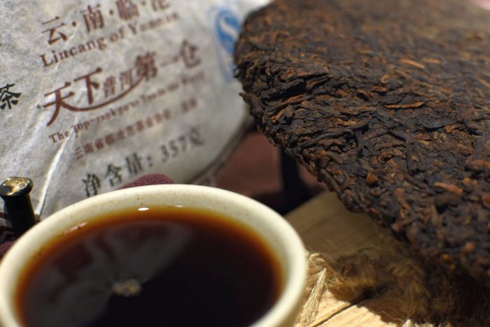 Baodao Shan “Bull's Blood of Lincang” – Taiwan-aged Shu Puer, 2009 - Image 4