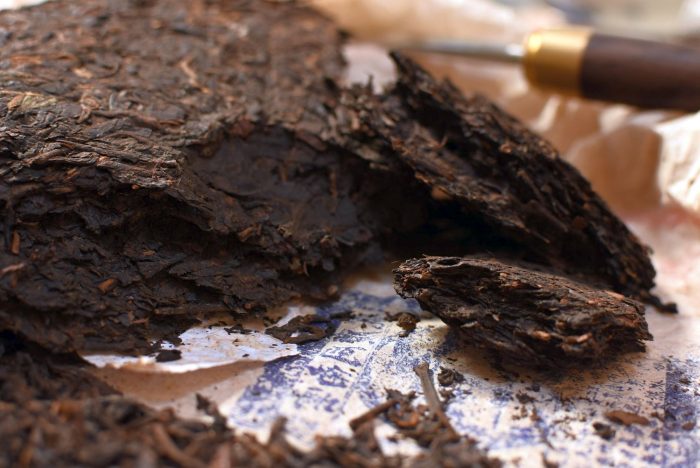 Tong Qing Hao, Golden Ribbon Yiwu Shan | 1999 Rabbit Year, Shu Puerh - Image 3