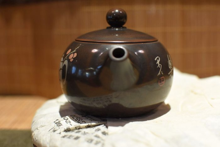 Delighted Times- Jianshui Teapot |  Black Clay with Traditional Inlay Technique 110 ml. - Image 3